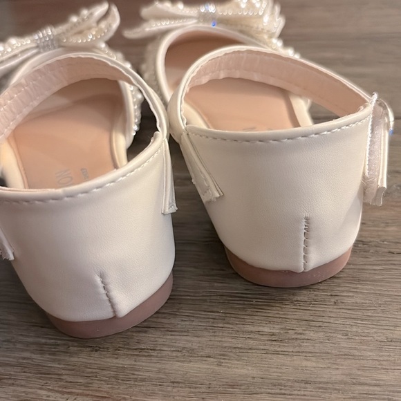 NIB [Shein] Pearl Rhinestone Princess Dressy Flats in Cream Girls EU 25 / US 8.5 - Picture 8 of 12